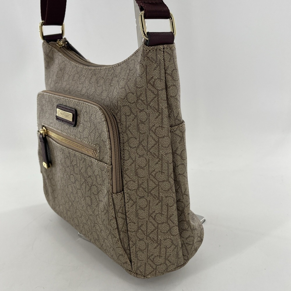 Rare Calvin Klein Signature Allover Monogram Taupe Crossbody Maroon Strap Gold - Picture 3 of 16